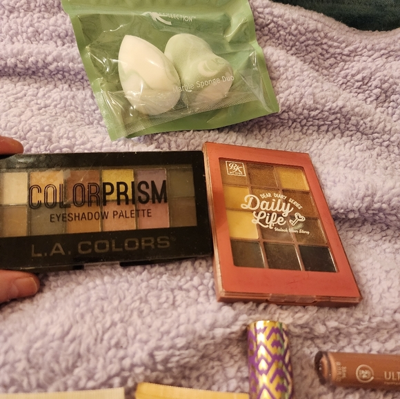 Multiple makeups - Picture 3 of 6